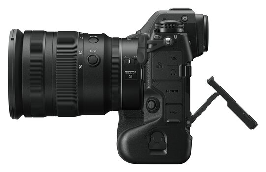 Produktbild Nikon Z 9 mit NIKKOR Z 24-70 2.8 und Tilt Monitor