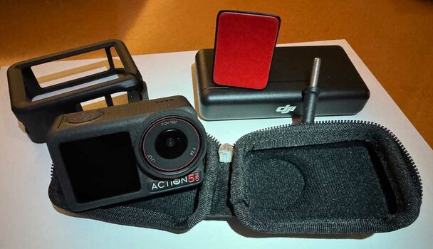 DJI Osmo Action 5 Pro Adventure Combo