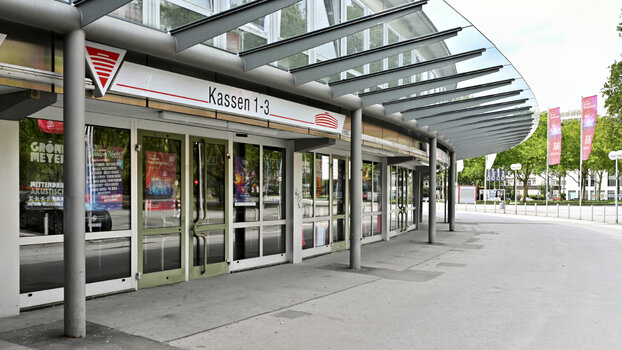 Meike-11.jpg