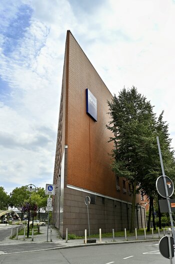 Meike-13.jpg