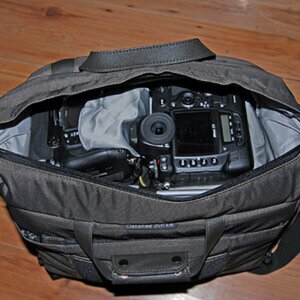Lowepro Classified 250 AW