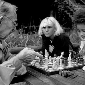 Schach dem König........
Neuzig gegen 2 x Neun,
leider ist der Alte Herr verstorben