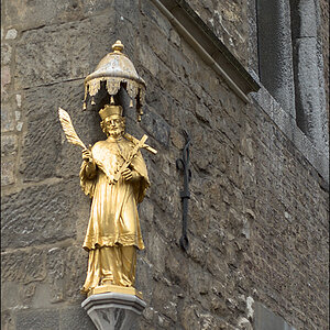 Eine goldene Figur