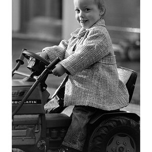Nikon F100, Ilford Delta 400, Nikkor 200/4 AiS @ f/5.6