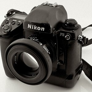 Nikon F5 Small