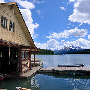 DSC8559 NF-F
Curly Phillips's historisches Bootshaus am Maligne Lake
Jasper