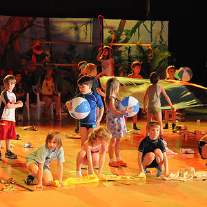 Kinderturn-Show (Affen-stark und Löwen-schlau)