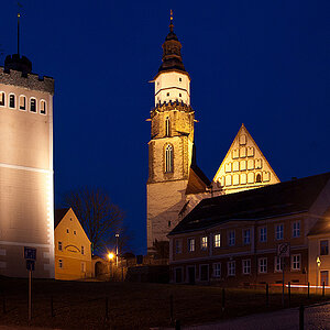 20110330 DSC6365 Kirche und Turm mit Himmel 1