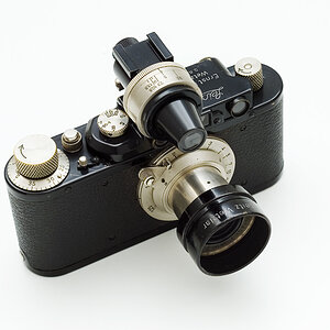 Leica II + Sonnenblende 1