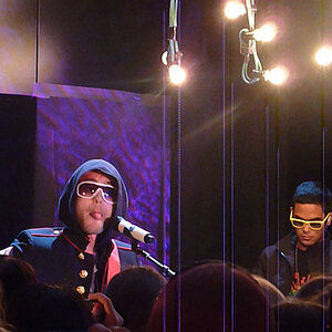 Halle - Radio Sputnik - Acoustic Set / 30 Seconds To Mars / 23-06-2010