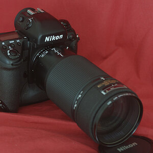 F-5
AF Nikkor 80-200 1:2,8