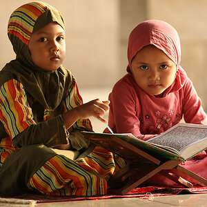 11 06 04Istiqlal0342