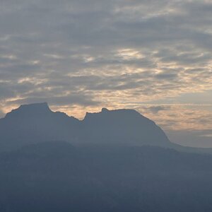 Noch ein Bild vom Sonnenaufgang von Sonntag dem 31. Juli 2011 etwas unterhalb von Tannenheim in der Schweiz