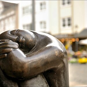 Hattingen - 17.09.2011 - Schlafende Figur