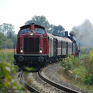 Diesmal kommt am Nachmittag des 24.09.11 die BR 38 mit einer V100 vorweg aus Richtung Münster.