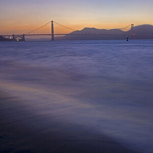 Golden Gate mit langer Belichtungszeit und verwischtem Pazifik