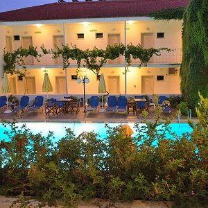 Abend am Pool