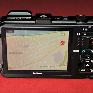Nikon AW100 mit GPS und Karte.
Nur telefonieren kann man damit noch nicht!
9747