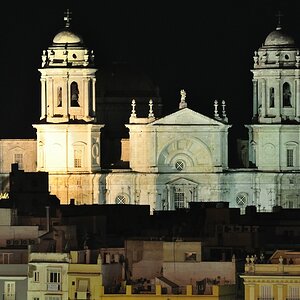Kathedrale Cádiz bei Nacht