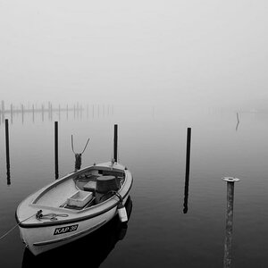 Mystische Herbststimmung über der Marina