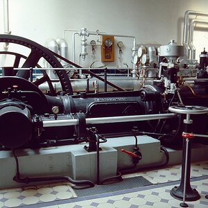 Dampfmaschine1