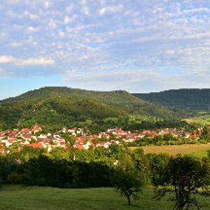 Dorf am Fuß der Schwäbischen Alb