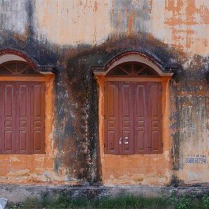 Vietnam
Raststätte
Fenster
Drei
Rotbraun