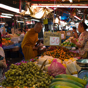 bangkok klong toey market 1016443
