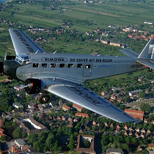Formationsflug mit Ju-52 HB-HOY über Norddeutschland