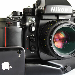 Nikon F4s und iPhone 4s