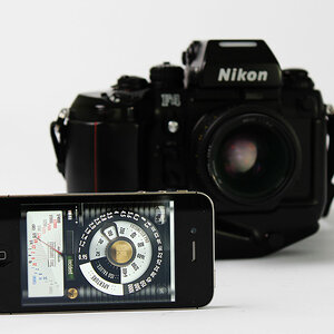 Nikon F4s und iPhine 4s mit FotometerPro-App