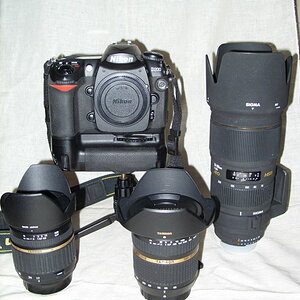 Nikon D200, Sigma 70-200 2,8, Tamron 17-50 2,8 +
Tamron 10-24
