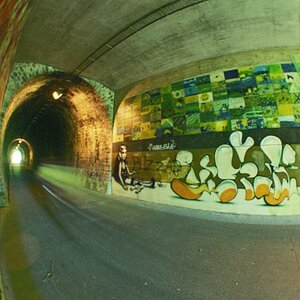 Tunnel mit Bike