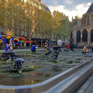 Tinguely-Brunnen in Paris, iPhone 4s