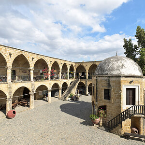 Innenhof der alten Karawanserei Büyük Han in Nikosia (Zypern)