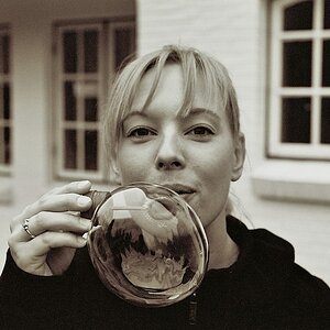 Die Seifenblase

Wie immer:
 Nikon F-501
 Nikkor 35-70