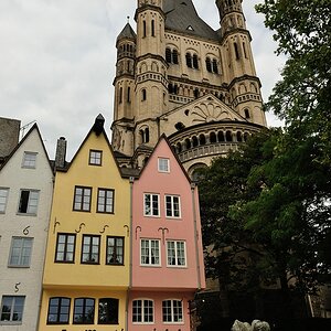 Köln 03.08.12 - Martinswinkel mit St. Martinskirche