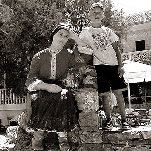 flo und statue