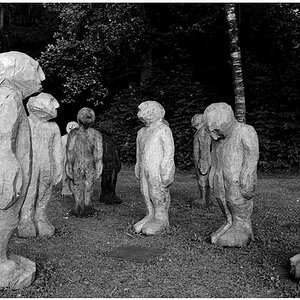 Holzskulpturen.tif.