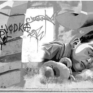 grafitti sleeping SNC01099