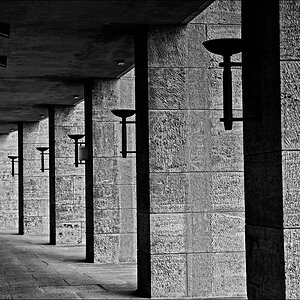 21 Feuerhalter im Umgang - Olympiastadion - Berlin 09-2012