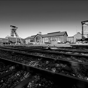 21.10.2012 - Zeche Zollern - Gleis mit Maschinenhalle