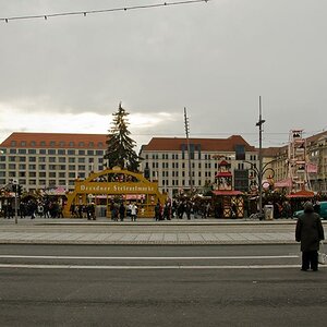 20111218 DSC 2322 Striezelmarkt Übersicht