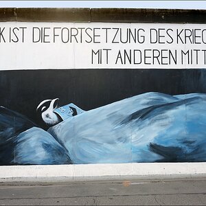 Berlin 25.09.2012 - East Side Gallery - Politik