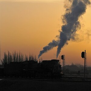 eine JS wird morgens in Dongbolishan für die neue Schicht durchgesehen
4214