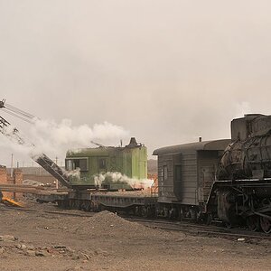JS8040 mit Damfpkran in Aktion
0088