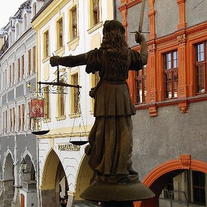 Görlitz, Untermarkt, Justizia am Rauthaus