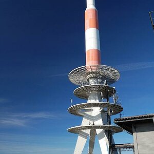 Ganz weit oben....
Die ehem. "Abhöranlage" des Ostens

D40
