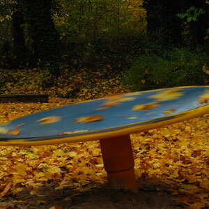 Spielplatz im Herbst