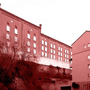 four walls ShiftN